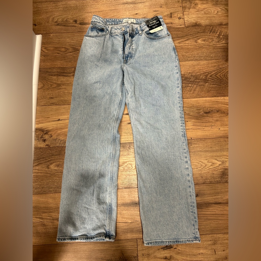 Abercrombie Women’s 90s Relaxed Jeans High Rise